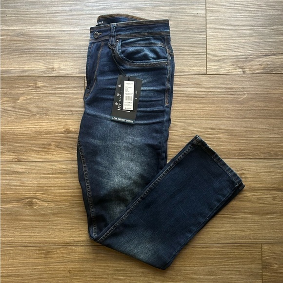 Kenneth Cole | Slim Fit Distressed Blue Jeans (30L x 30W) - Picture 1 of 7